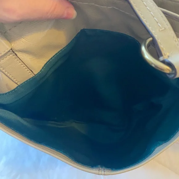 GUC Coach Chelsea Vintage Turnlock Tote - Picture 6 of 13